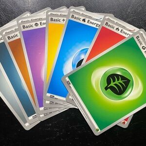 2023 Pokémon-TCG-Shrouded Fable-Complete Set.
Almost Mint Condition